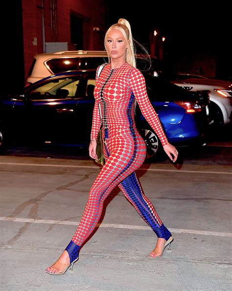 Iggy Azalea full body in new onlyfans video